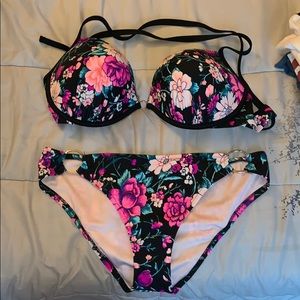 36DDD bikini top w/ XL bottoms